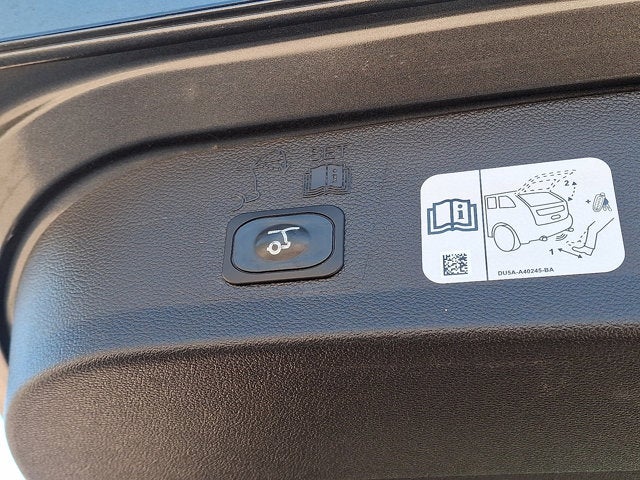 2019 Ford Escape Titanium w/Navi