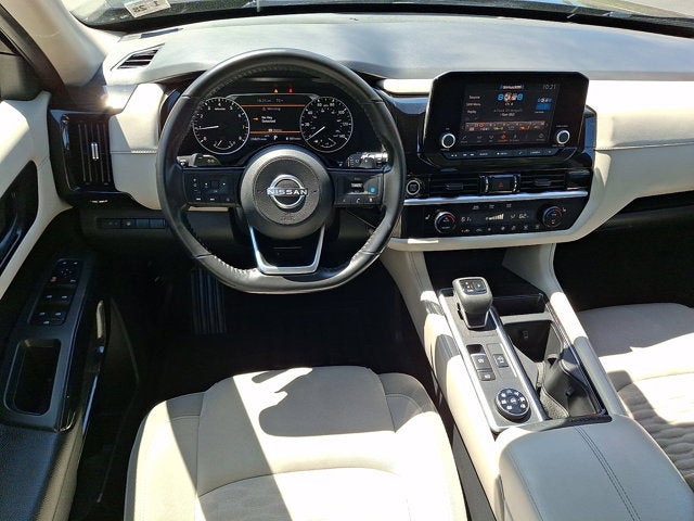 2023 Nissan Pathfinder SV