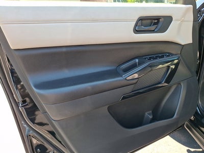 2023 Nissan Pathfinder SV