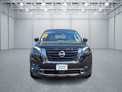 2023 Nissan Pathfinder SV