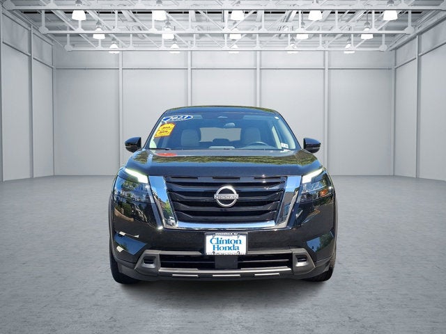 2023 Nissan Pathfinder SV