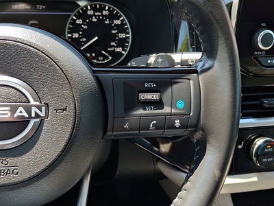 2023 Nissan Pathfinder SV