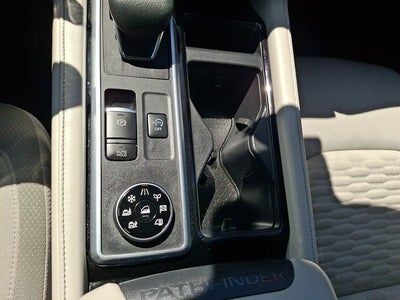 2023 Nissan Pathfinder SV