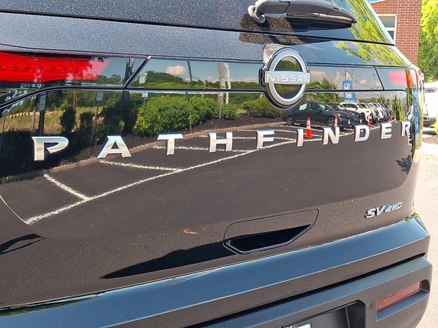 2023 Nissan Pathfinder SV
