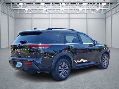 2023 Nissan Pathfinder SV
