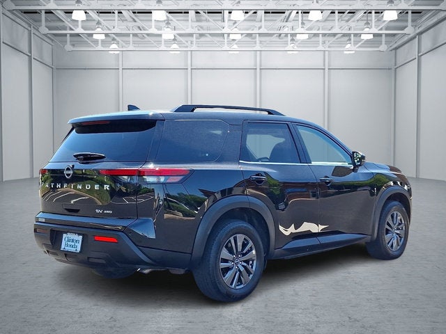 2023 Nissan Pathfinder SV