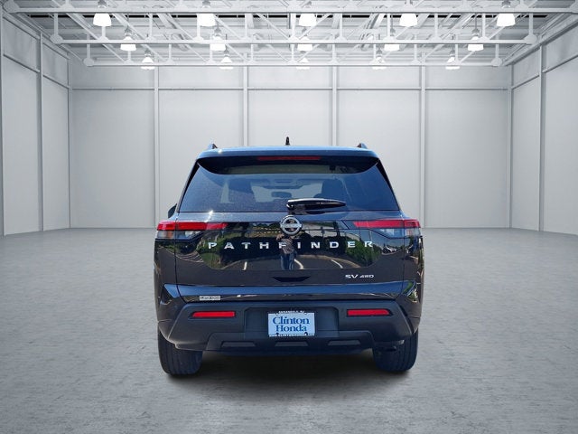 2023 Nissan Pathfinder SV