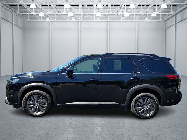 2023 Nissan Pathfinder SV