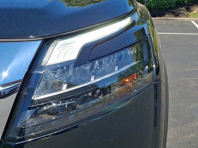 2023 Nissan Pathfinder SV
